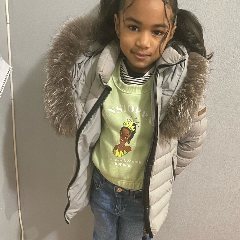 Authentic children’s mackage. This coat runs small my daughters a size 6t in pic
